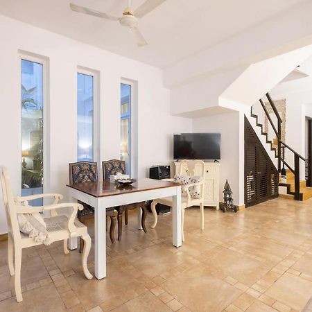 Snowdrop- Exquisite 3Bhk Villa With Pool- Candolim By Staymonkey กาลังกูติ ภายนอก รูปภาพ